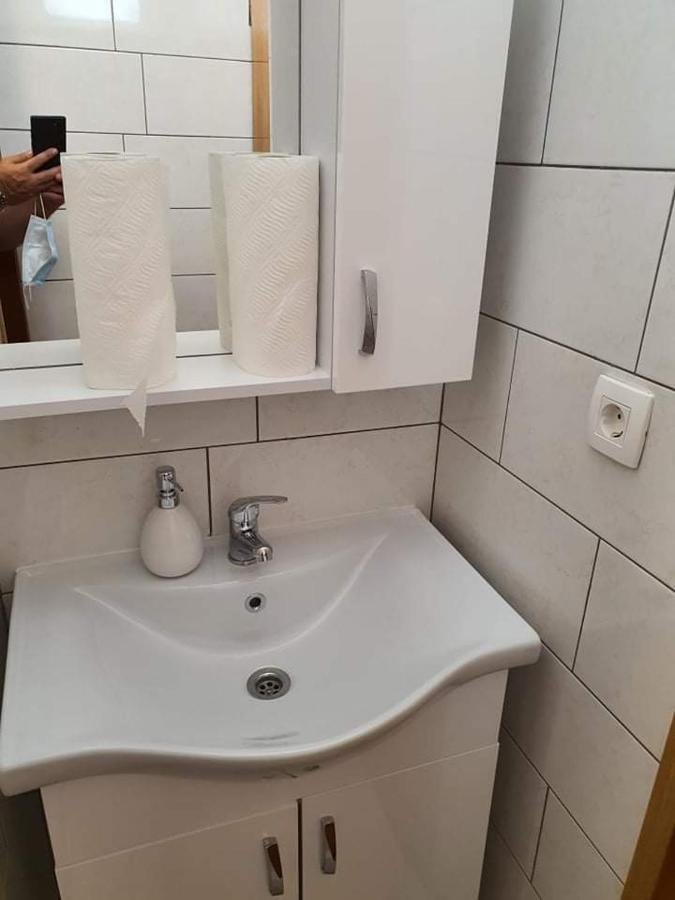 Aldi 4 *